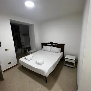 1 Near By Central Train Station , Palermo Italia